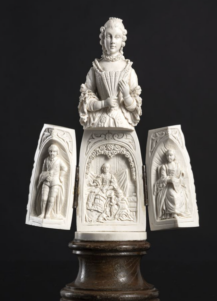 Ivory figure of a baroque lady with folding triptych around 1900