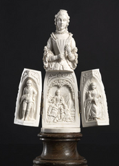 Ivory figure of a baroque lady with folding triptych around 1900