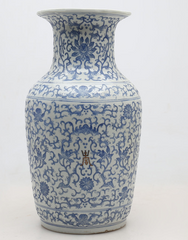 Chinese vase in Blue and White Porcelain