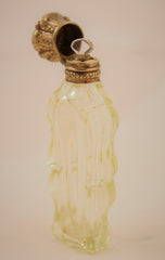 Miniature Green/Yellowish Crystal Perfume Scent Vinaigrette Bottle, 19th Century France