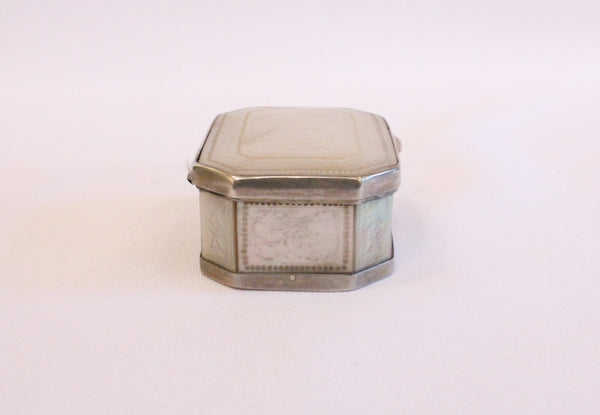 Mother of Pearl Snuff box