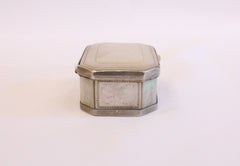 Mother of Pearl Snuff box