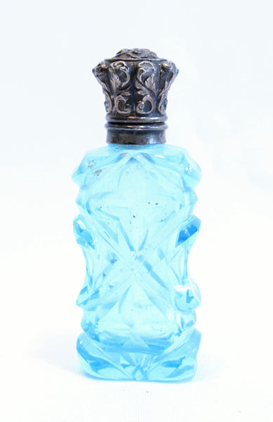 19th Century French Cut Crystal Scent Vinaigrette Perfume Bottle with Silver Cap